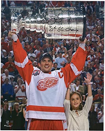 Стив Јзерман Детроит Црвените крилја автограмирани 16 „x 20“ Фотографија за подигање со натпис „3X SC Champ“ - автограмирани фотографии во NHL