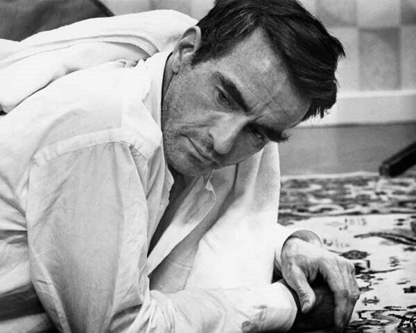 Дефектор 1966 година Монтгомери Клифт во бела кошула портрет 8x10 инчи фотографија